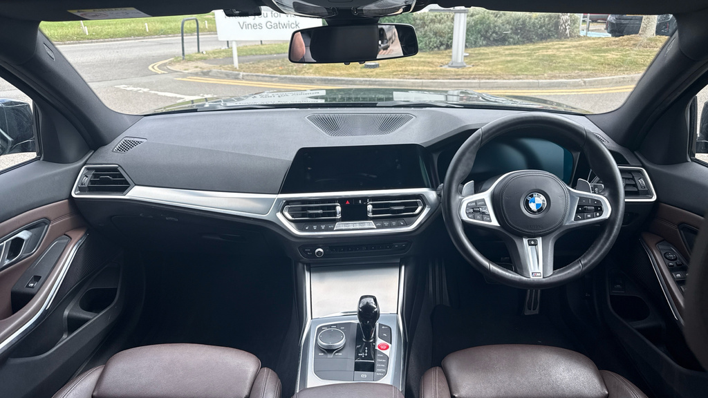 BMW 3 Series 330D M Sport Touring GV71KWO #4