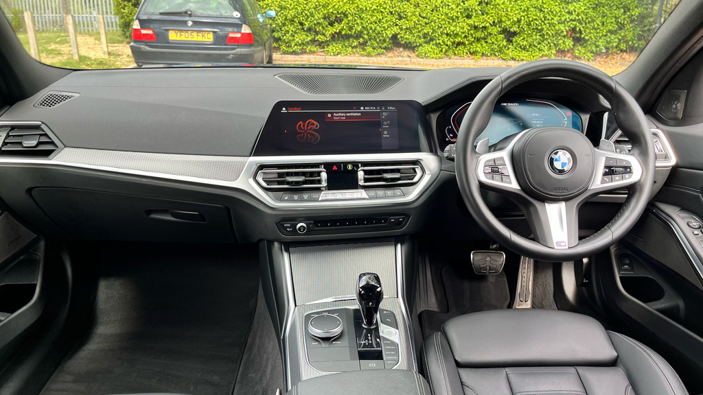 BMW 3 Series M340i Xdrive Touring Blue #4