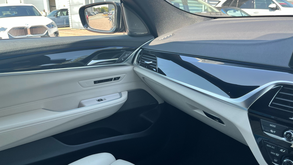 BMW 6 Series Hatchback Black #43