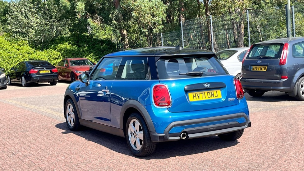 Mini Hatch 3-Door Hatch Cooper Classic HV71ONJ Blue #2