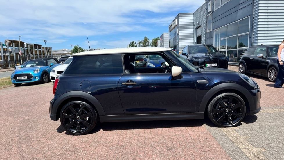 Mini Hatch 3-Door Hatch Cooper Resolute Edition GU23WLH Black #3