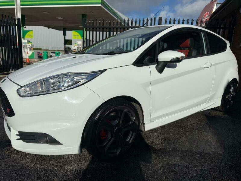 Ford Fiesta 1.6T Ecoboost St-3 Euro FL66KWB White #5