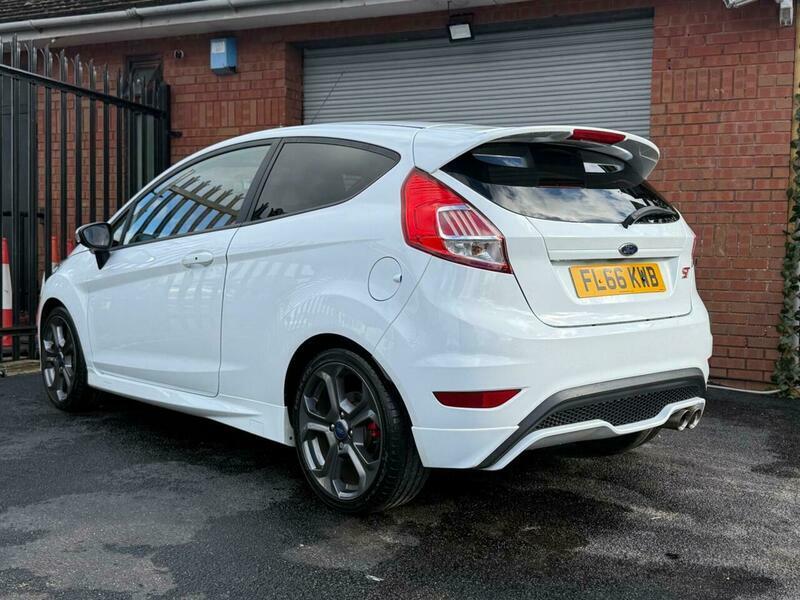 Ford Fiesta 1.6T Ecoboost St-3 Euro FL66KWB White #6