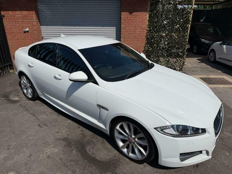 Jaguar XF 3.0D S V6 Premium White #6