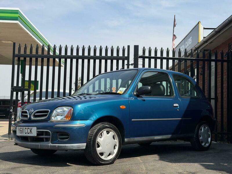 Nissan Micra Micra Red #8