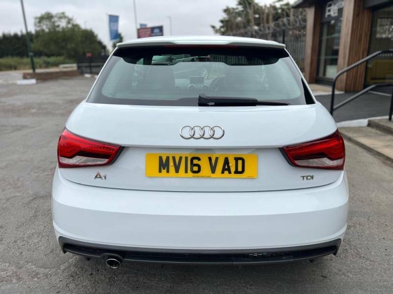 Audi A1 1.6 Tdi S Line White #5