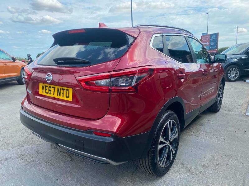 Nissan Qashqai 1.5 Dci N-connecta YE67NTO Red #4