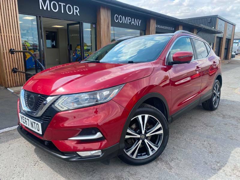 Nissan Qashqai 1.5 Dci N-connecta Red
