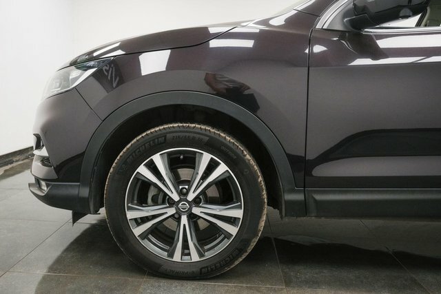 Nissan Qashqai 1.2 Dig-t N-connecta Euro 6 S S EF18UHY Black #4