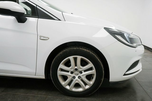 Vauxhall Astra 1.4I Design Euro 6 LM16LPE White #4