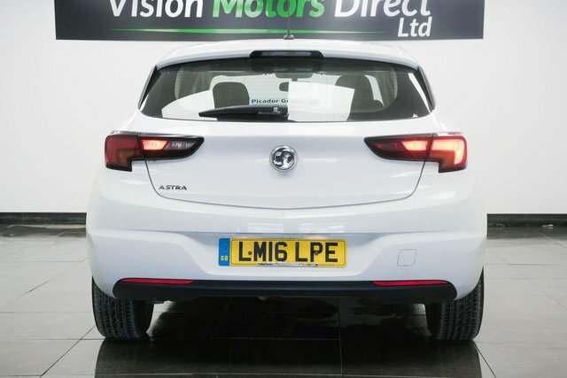 Vauxhall Astra 1.4I Design Euro 6 LM16LPE White #2