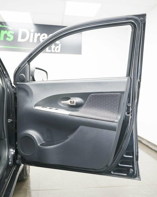 Toyota Urban Cruiser Hatchback D-4d 2010 Silver #14