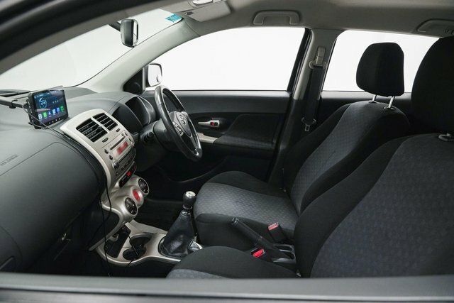 Toyota Urban Cruiser Hatchback D-4d 2010 Silver #22