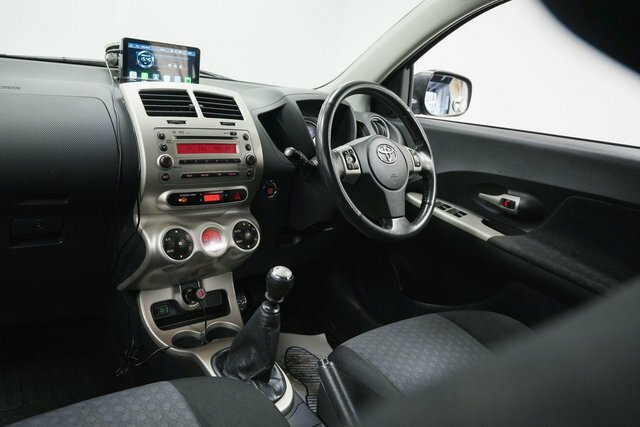 Toyota Urban Cruiser Hatchback D-4d 2010 Silver #15