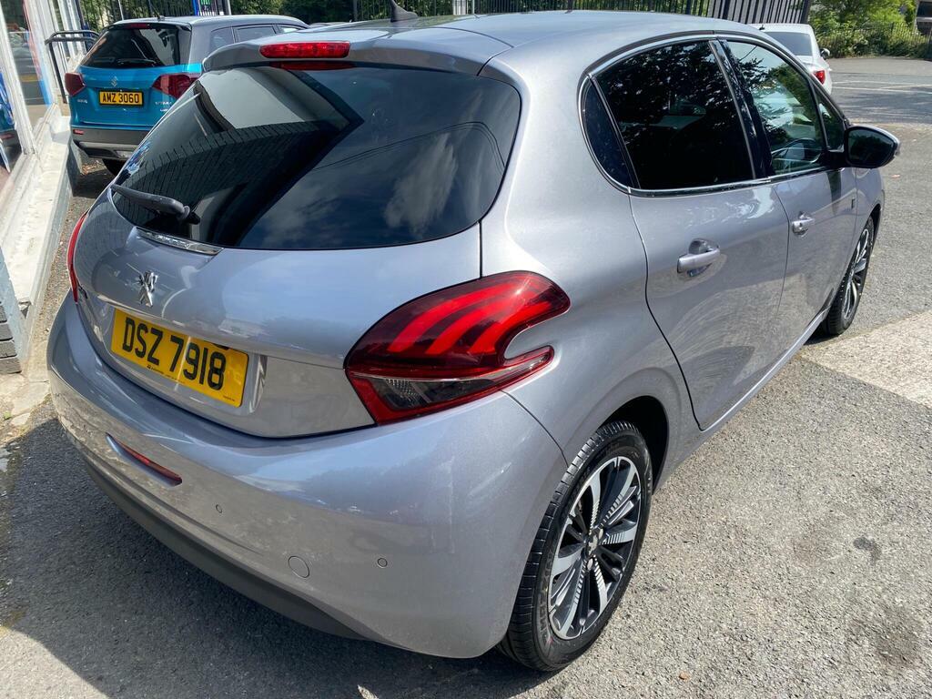 Peugeot 208 1.2 Puretech Tech Edition Euro 6 S S Grey #3