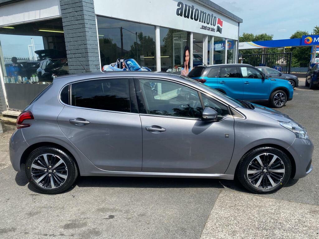 Peugeot 208 1.2 Puretech Tech Edition Euro 6 S S Grey #2