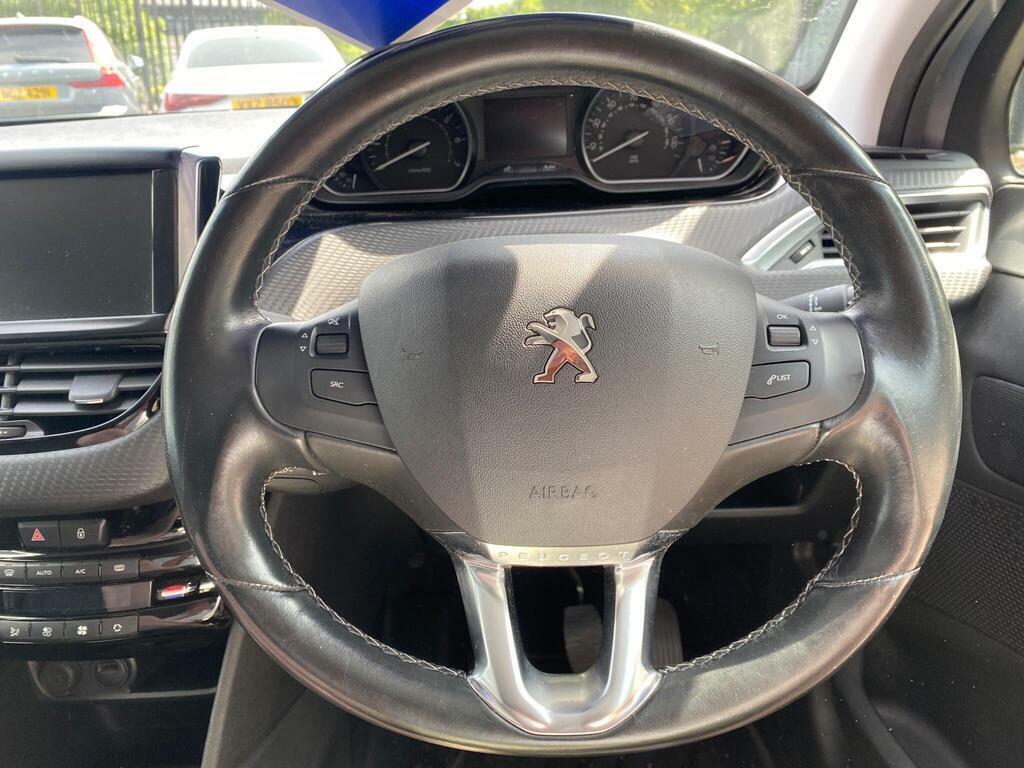 Peugeot 208 1.2 Puretech Signature Euro 6 S S Black #11
