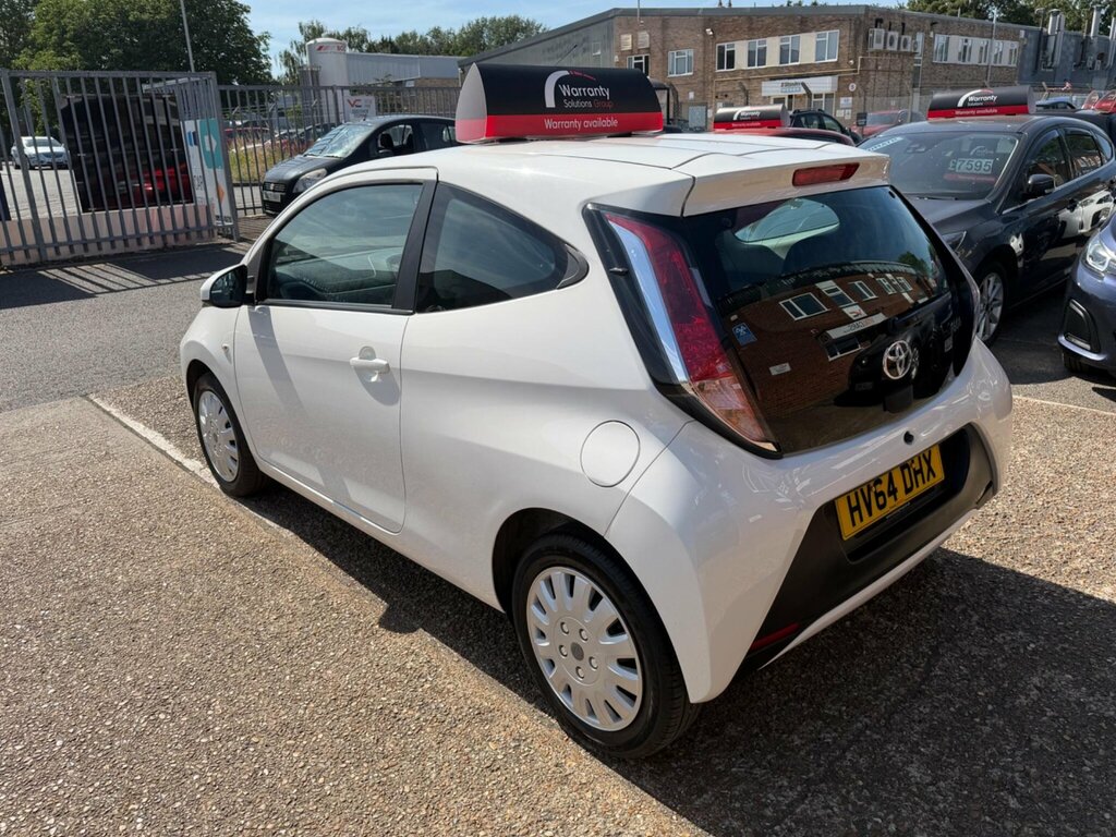 Toyota Aygo 1.0 Vvt-i X-play Euro 5 Euro 5 White #4