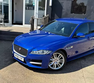 Jaguar XF 2.0 I4 240Ps R-sport Awd Black #13