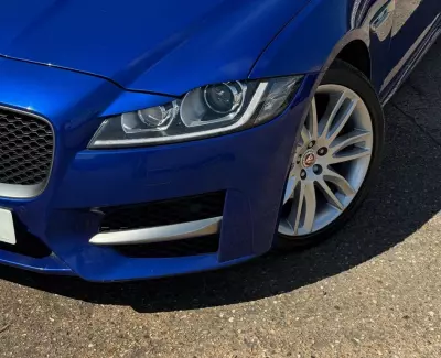 Jaguar XF 2.0 I4 240Ps R-sport Awd Black #16