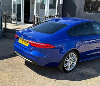 Jaguar XF 2.0 I4 240Ps R-sport Awd Black #29