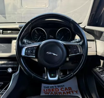 Jaguar XF 2.0 I4 240Ps R-sport Awd Black #57