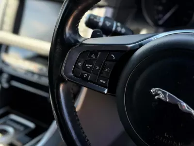 Jaguar XF 2.0 I4 240Ps R-sport Awd Black #40