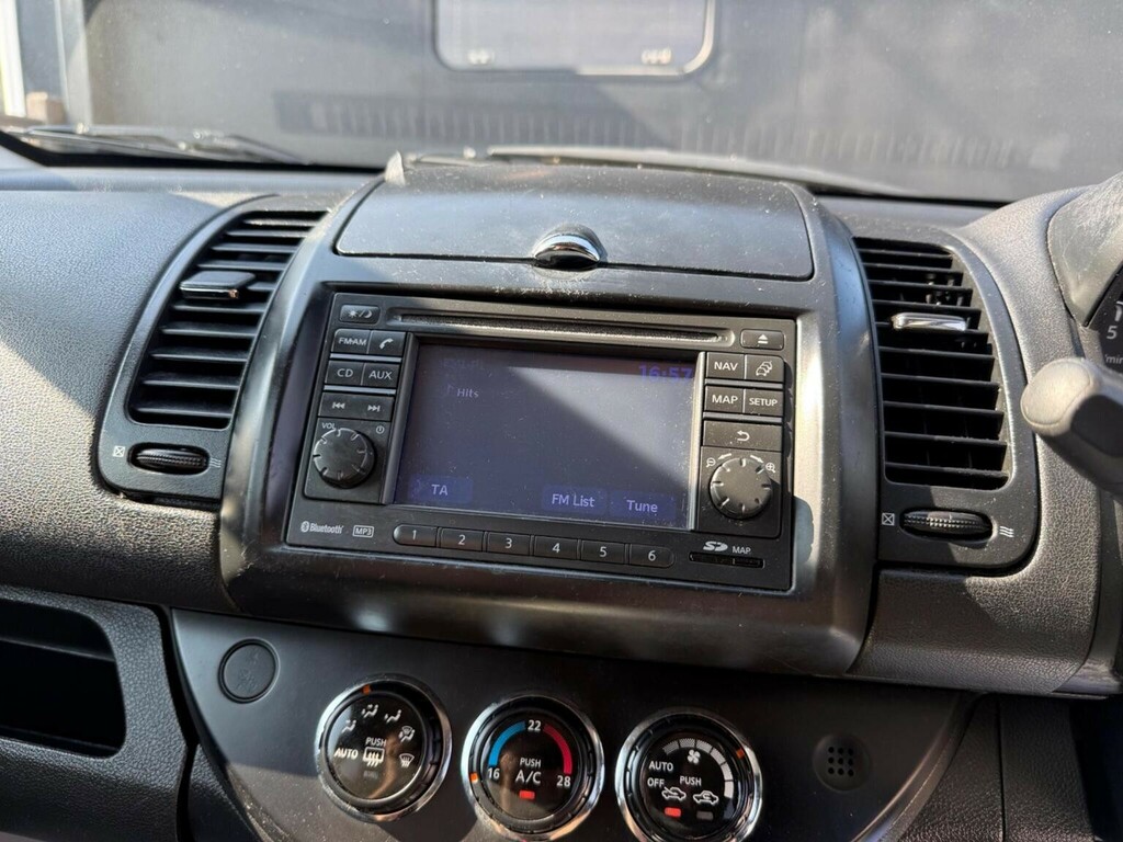 Nissan Note 1.6 16V N-tec Hatchback Beige #58
