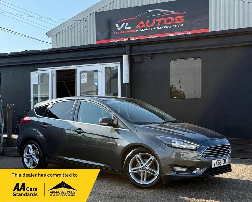 Ford Focus Hatchback 1.0T Ecoboost Titanium Euro 6 Ss Grey