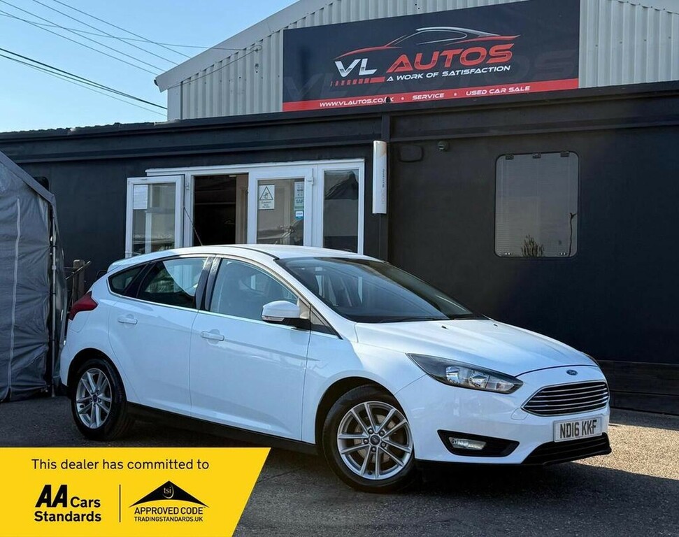Ford Focus Hatchback 1.0T Ecoboost Zetec Euro 6 Ss 20 White