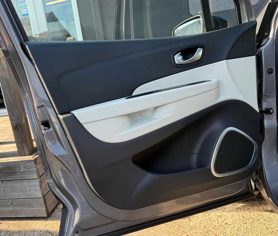 Renault Captur 0.9 Tce 90 Iconic Black #44