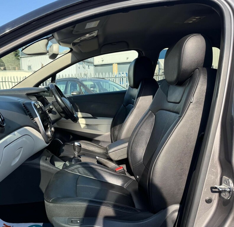 Renault Captur 0.9 Tce 90 Iconic Black #42
