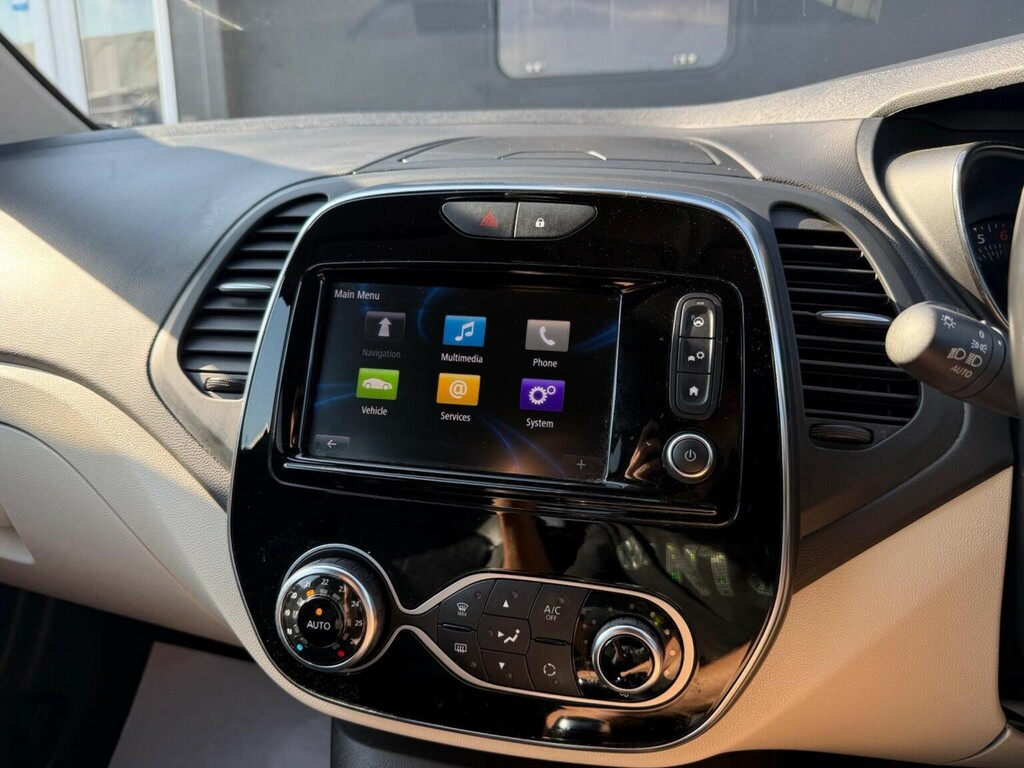 Renault Captur 0.9 Tce 90 Iconic Black #63