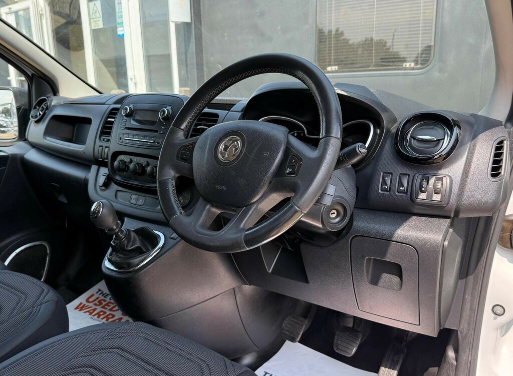 Vauxhall Vivaro Campervan 201868 White #27