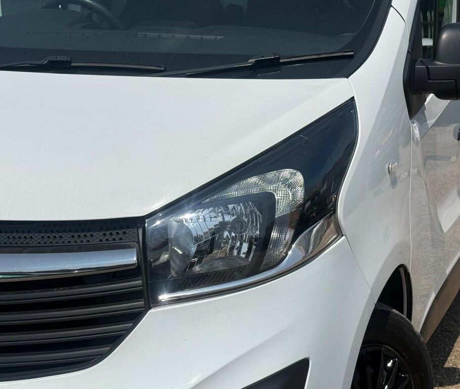 Vauxhall Vivaro Campervan 201868 White #15