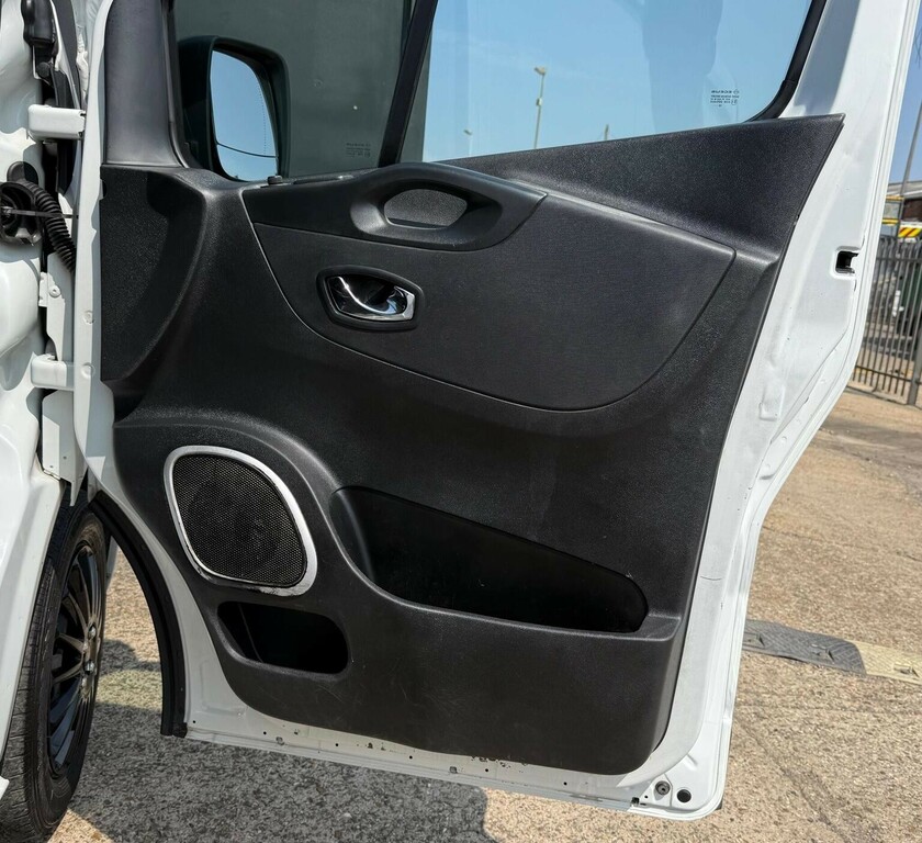 Vauxhall Vivaro Campervan 201868 White #30