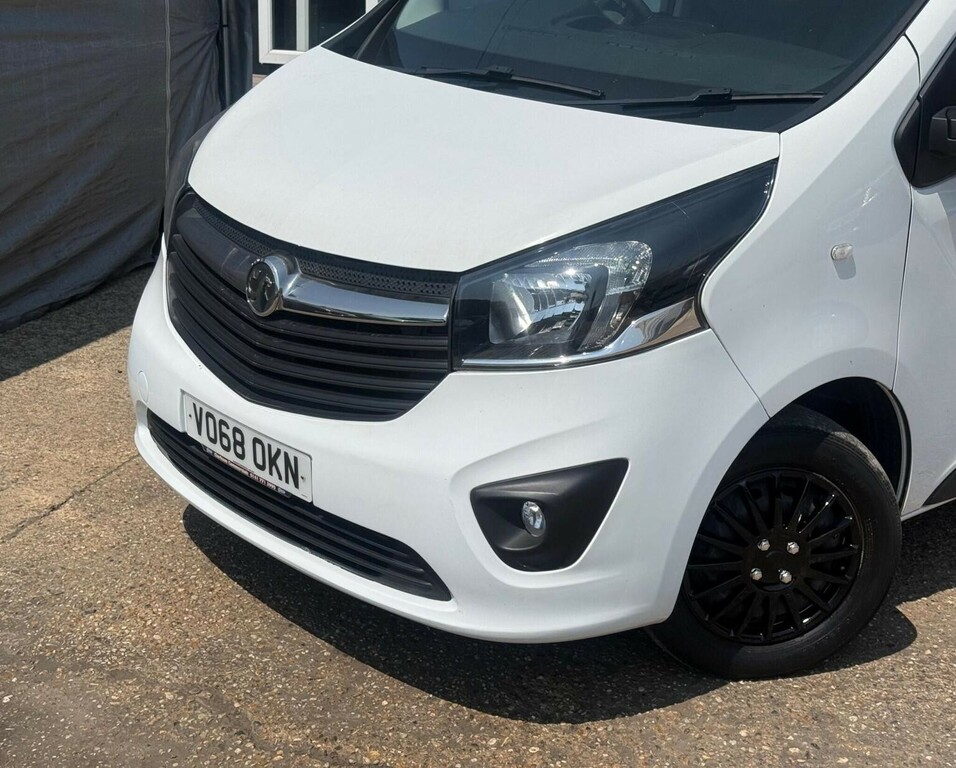 Vauxhall Vivaro Campervan 201868 White #13