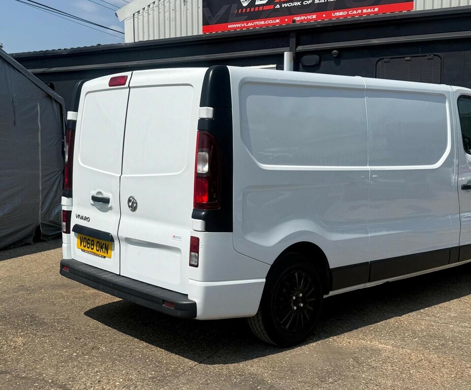 Vauxhall Vivaro Campervan 201868 White #24