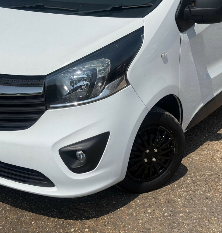 Vauxhall Vivaro Campervan 201868 White #12