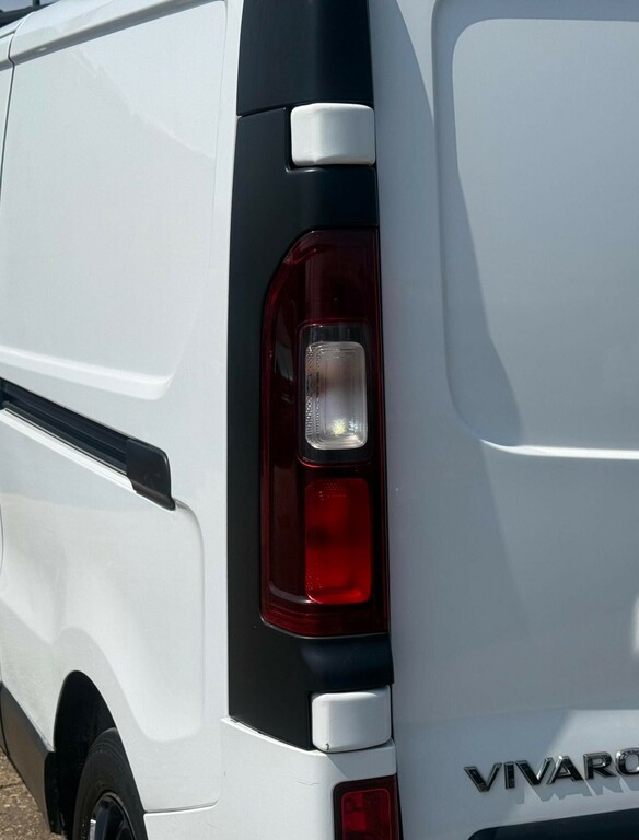 Vauxhall Vivaro Campervan 201868 White #20