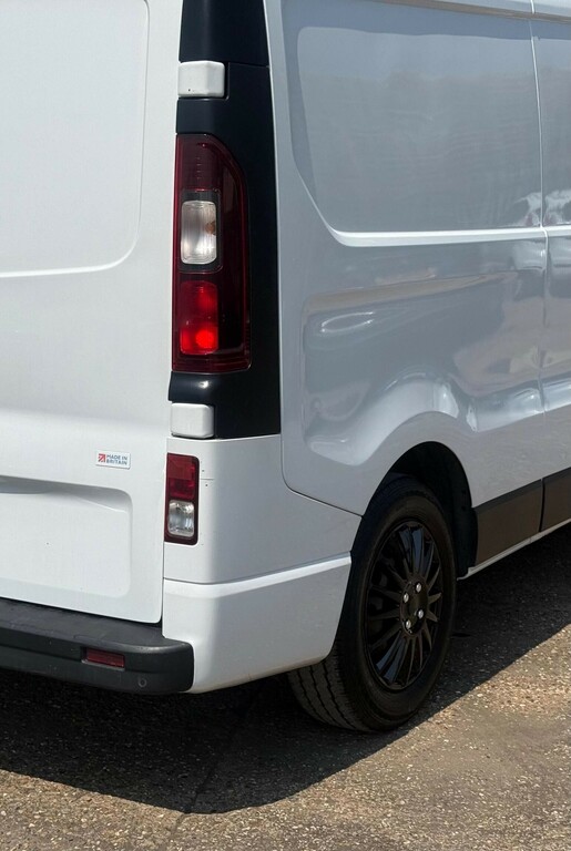 Vauxhall Vivaro Campervan 201868 White #25