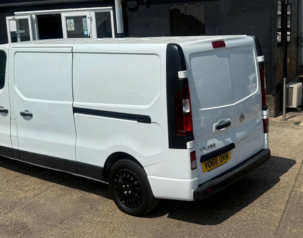 Vauxhall Vivaro Campervan 201868 White #17
