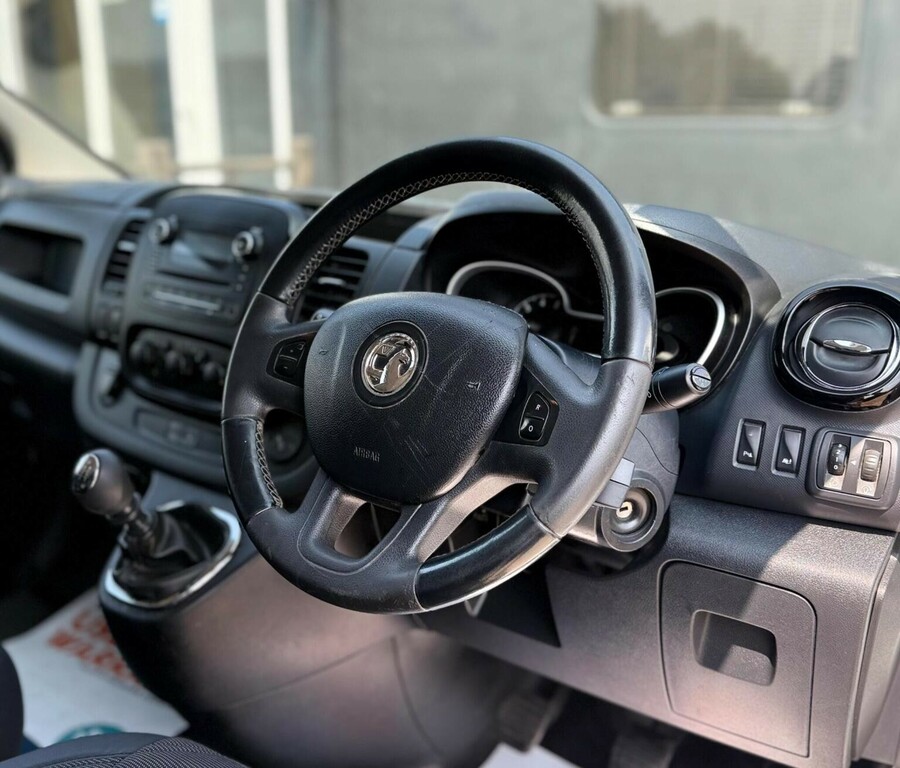 Vauxhall Vivaro Campervan 201868 White #32