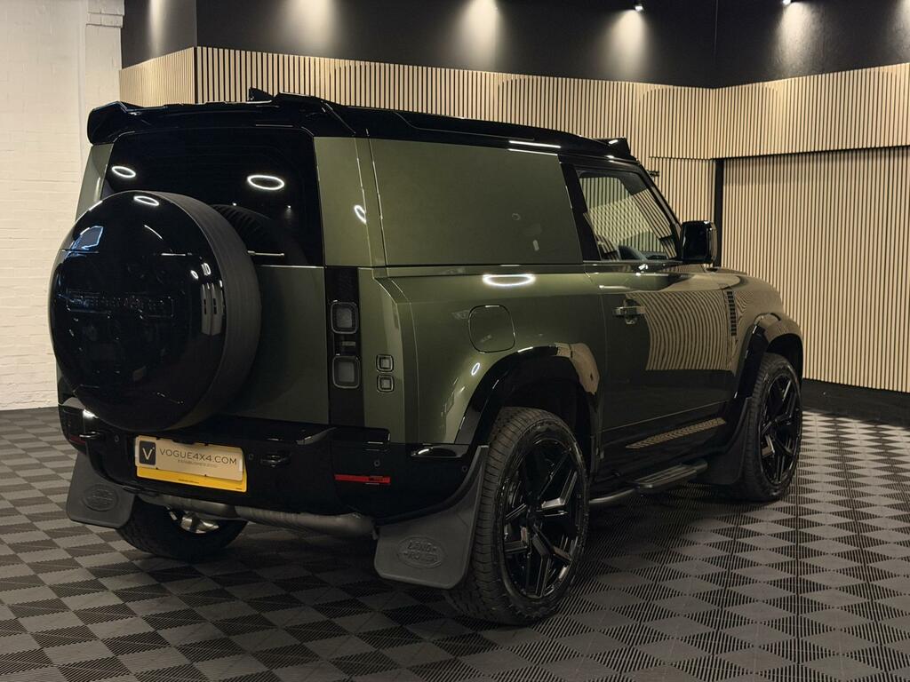 Land Rover Defender 90 X-dynamic Se Green