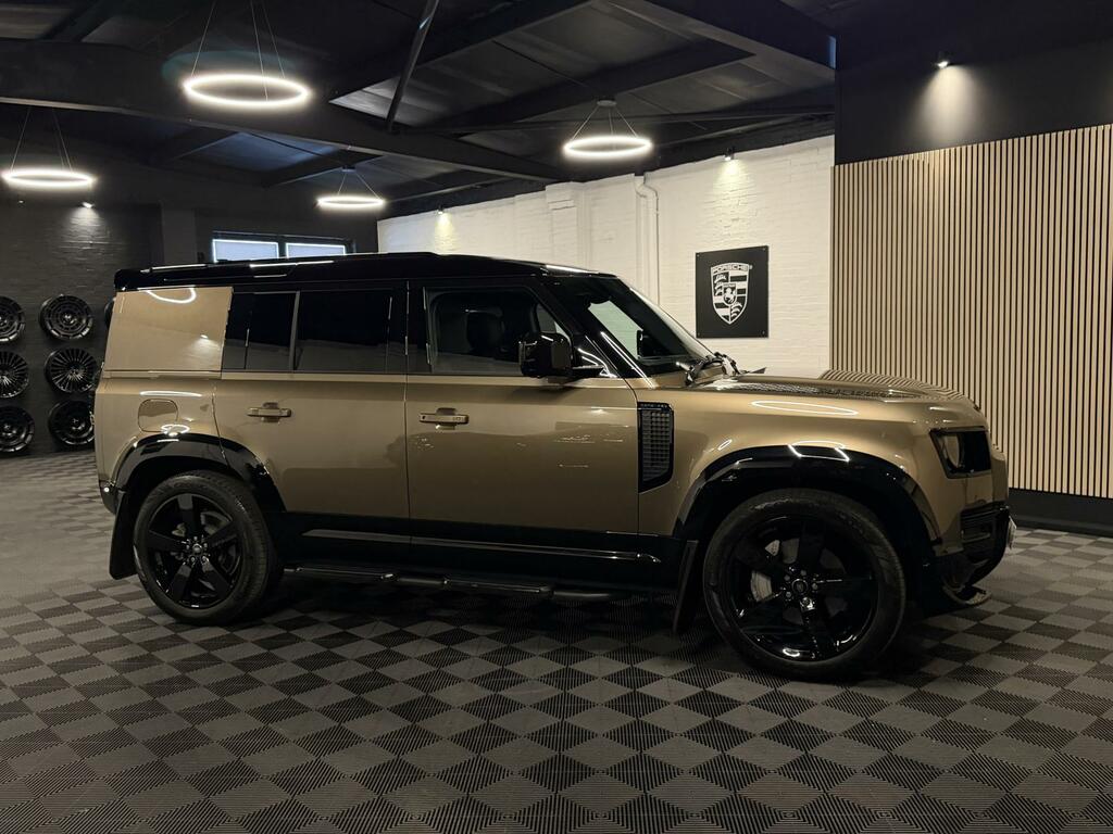 Land Rover Defender 110 Land Rover Estate 3.0 D300 X-dynamic Hse 11 Green #17