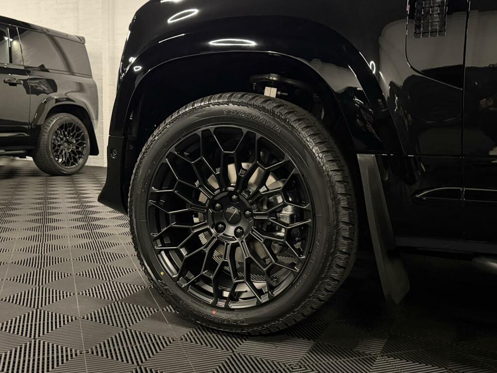 Land Rover Defender 90 X-dynamic Se Black #5