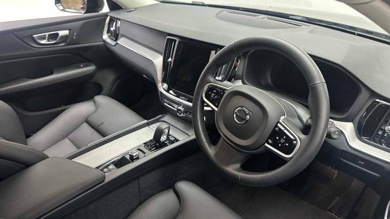 Volvo V60 B4 Mild Hybrid Plus Dark - 2025 75 Black #4