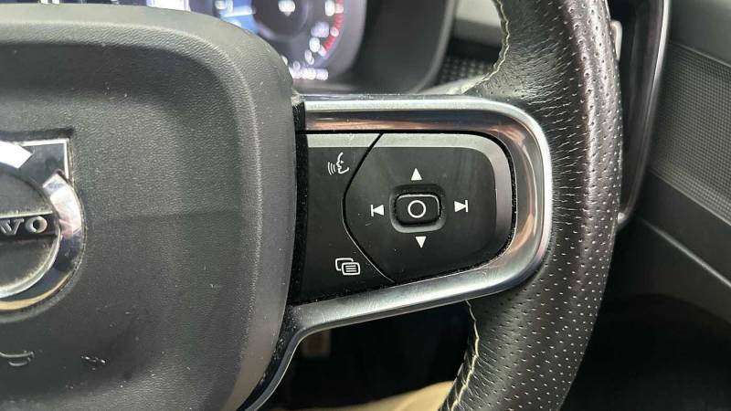 Volvo XC40 T3 Momentum Sunroof, 360 Camera, Blis. Grey #16