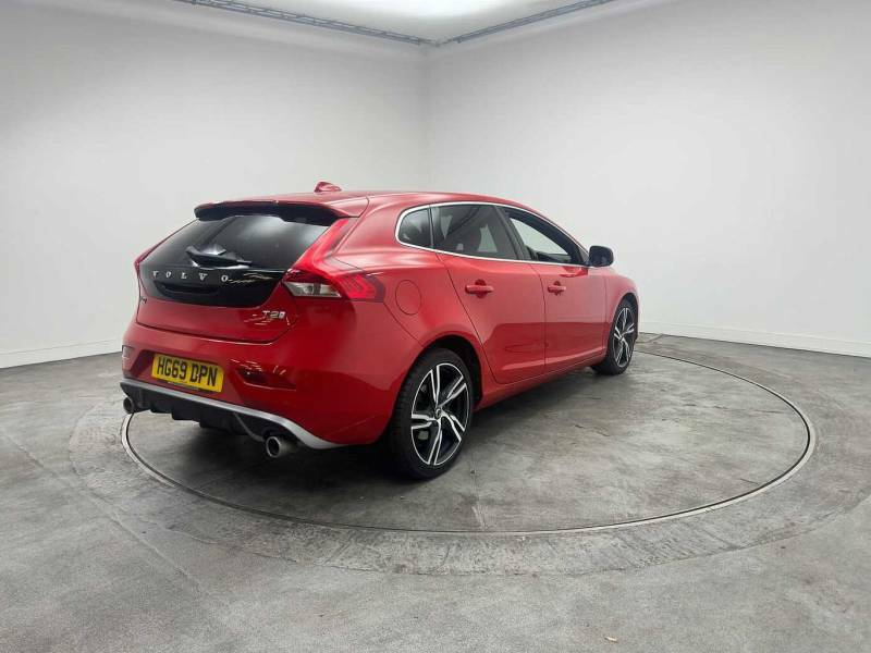 Volvo V40 T2 R-design Pro Edition - 2019 69 HG69DPN Red #3