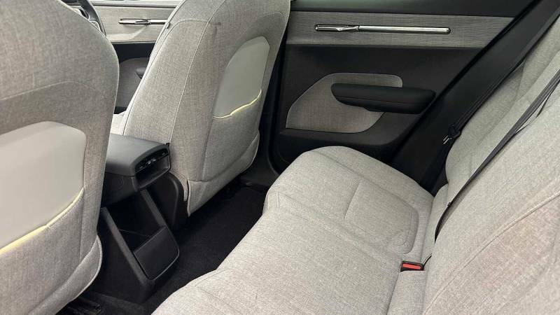 Volvo EX30 Single Motor Extended Range Black #7